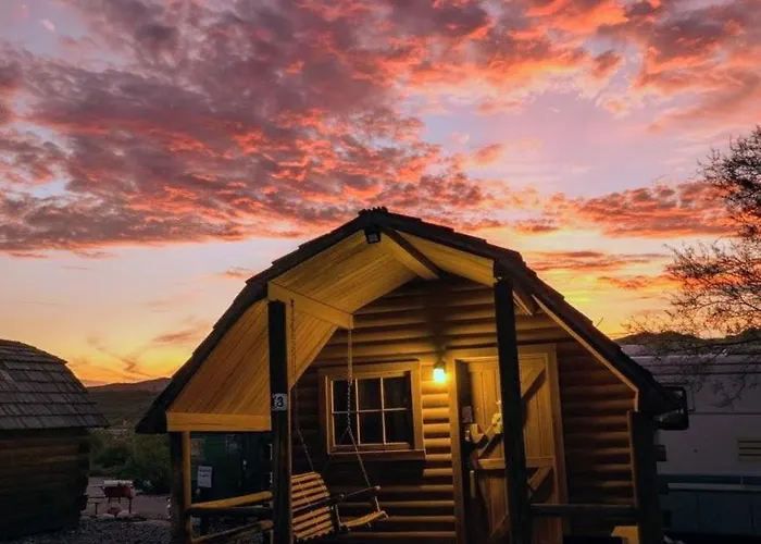 Kemping Black Canyon Modern Sleeping Pods Tiny Homes *
